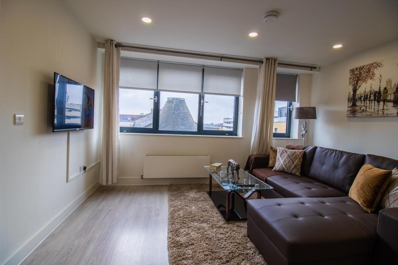 Virexxa Bedford Centre - Executive Suite - 2Bed Flat With Free Parking & Gym Bagian luar foto