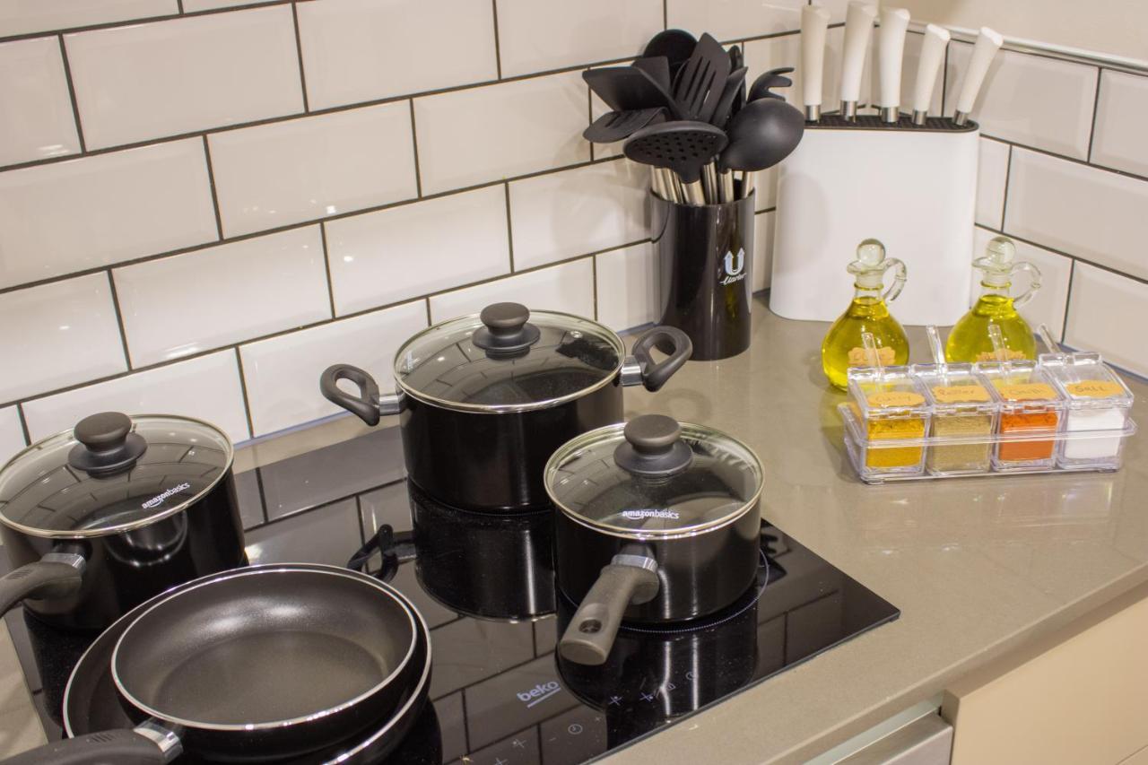 Virexxa Bedford Centre - Executive Suite - 2Bed Flat With Free Parking & Gym Bagian luar foto